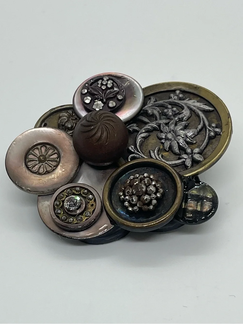 Hand Crafted Antique Buttons Silver Bronze Gold Metal Brooch NWT